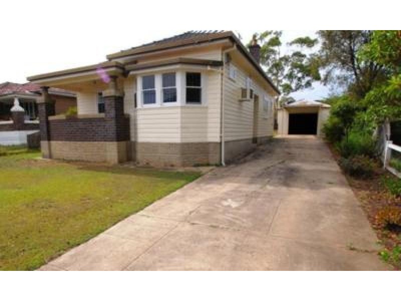 42 Amos Street, Westmead NSW 2145