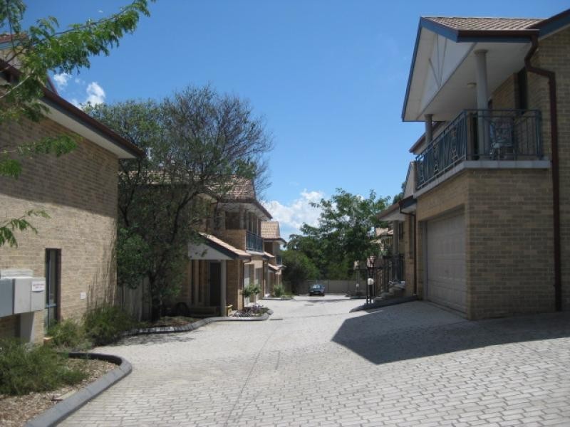 3/16 a BALMORAL CRESCENT, Georges Hall NSW 2198