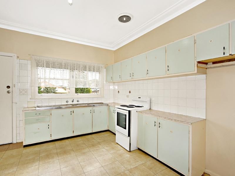 7 Eric Crescent, Lidcombe NSW 2141