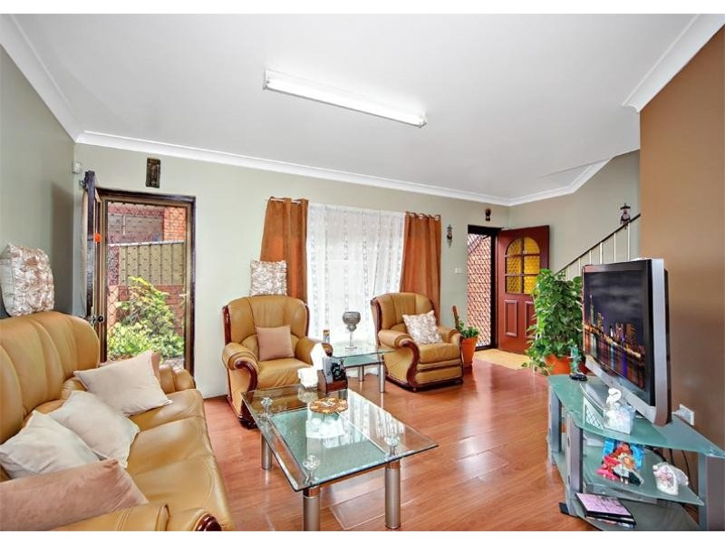 8/22 Hardy Street, Fairfield NSW 2165