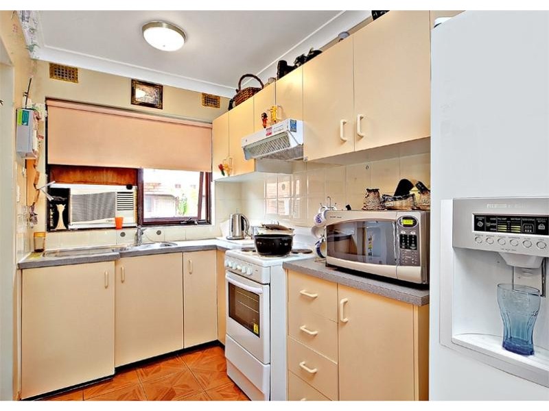 8/22 Hardy Street, Fairfield NSW 2165