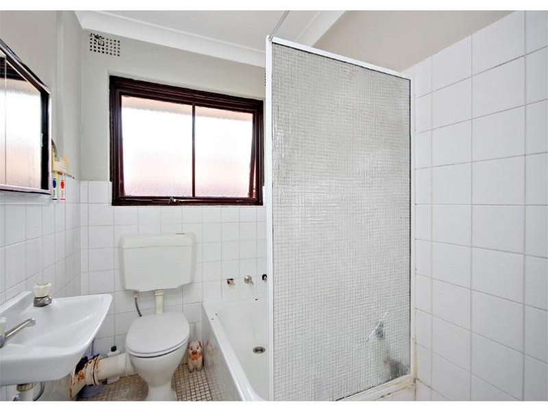 8/22 Hardy Street, Fairfield NSW 2165