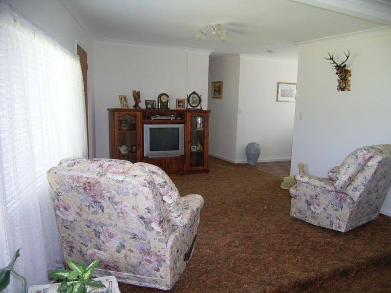 14 DAWSON CRESCENT, Gloucester NSW 2422