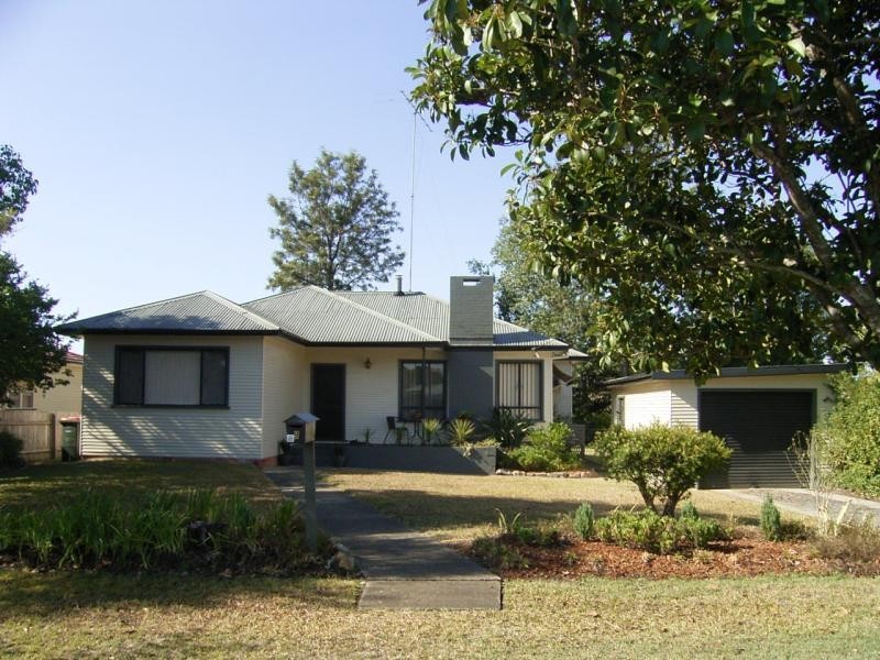 9 ELLIOTT STREET, Gloucester NSW 2422