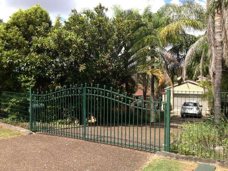 15 Daniel Drive, Albany Creek QLD 4035