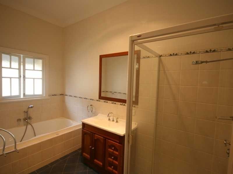 19 Cramond St, Wilston QLD 4051