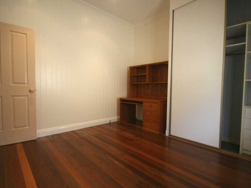 19 Cramond St, Wilston QLD 4051