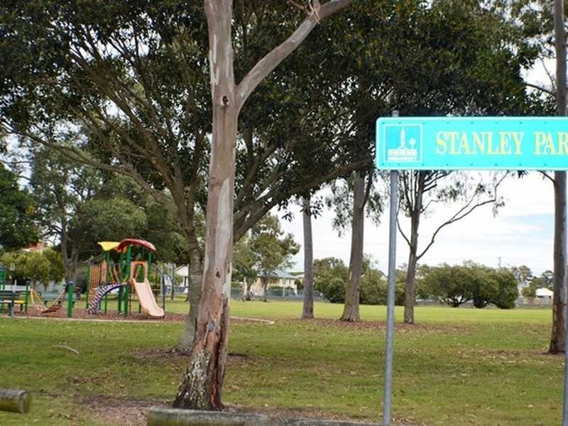 48 Edith St, Deagon QLD 4017