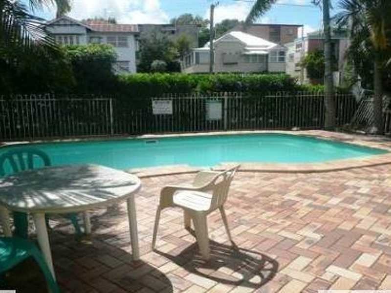 17 and 18/592 Sandgate Road, Clayfield QLD 4011