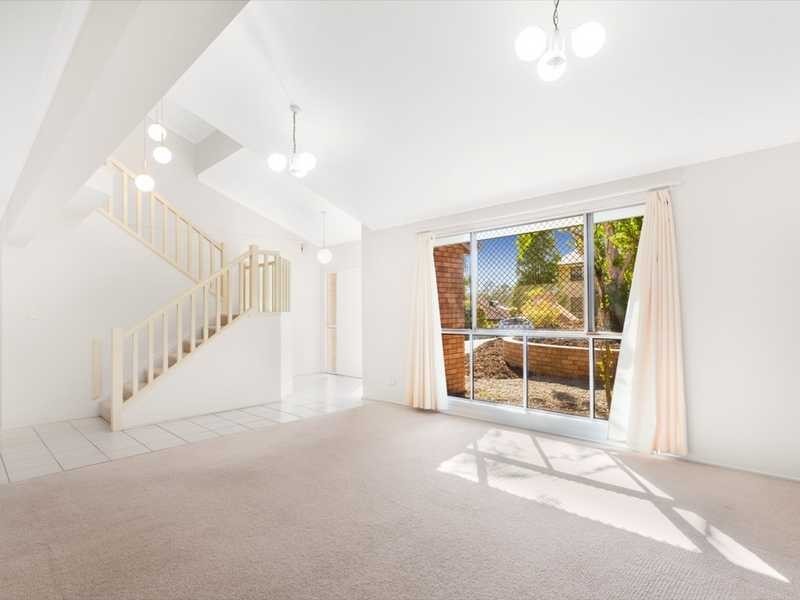 3 Bankhead Crescent, Stafford Heights QLD 4053