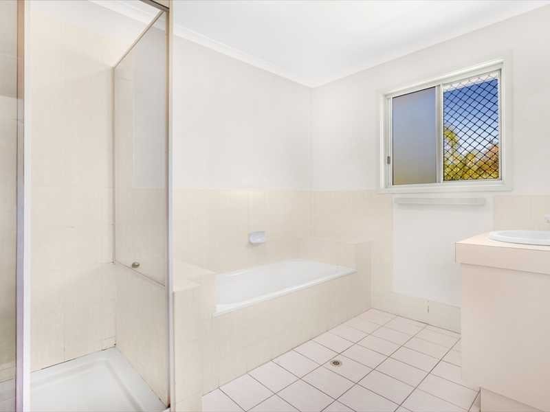 3 Bankhead Crescent, Stafford Heights QLD 4053