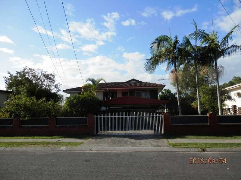 12 Maple Street, Kingston QLD 4114