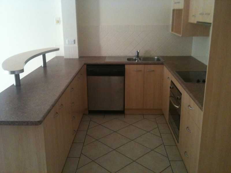 2/11 Renwick Street, Albion QLD 4010