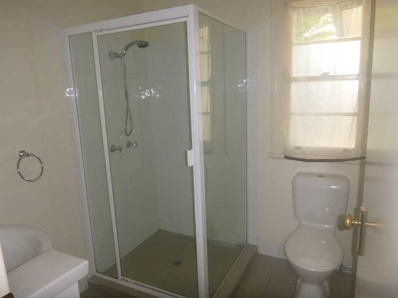 14 Chisholm St, Stafford Heights QLD 4053