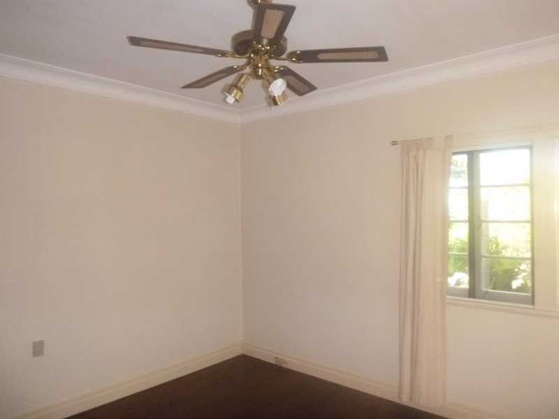 14 Chisholm St, Stafford Heights QLD 4053