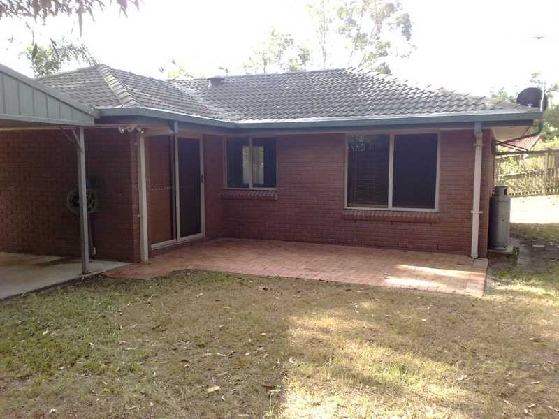 82 Rue Montaigne Street, Petrie QLD 4502