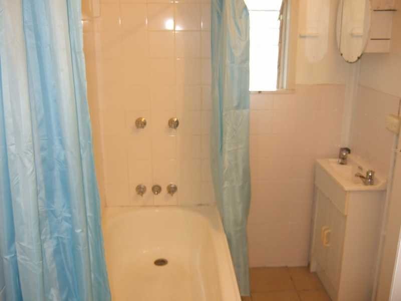 2/74 Kent Road, Wooloowin QLD 4030