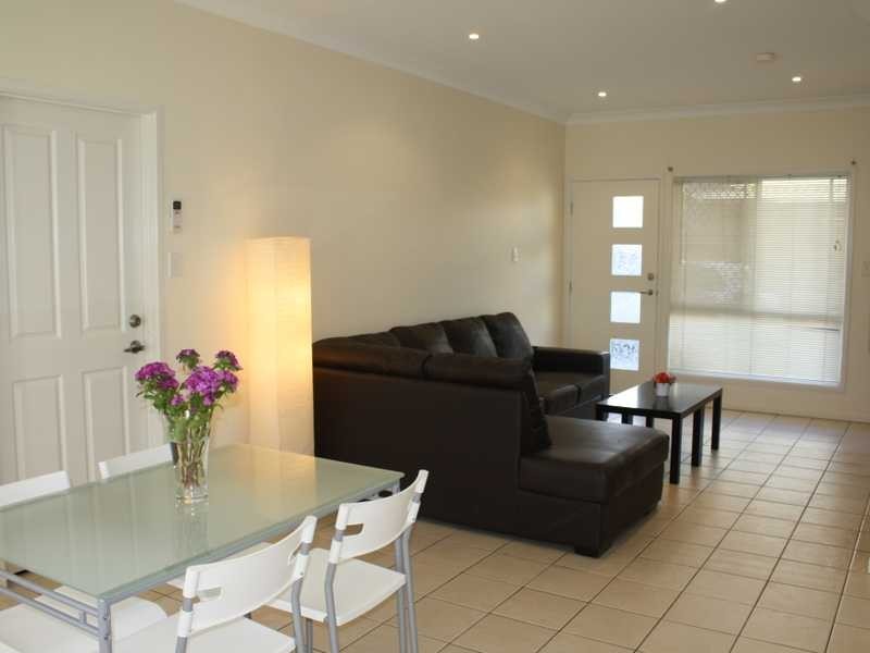 Unit 2/87 York Street, Nundah QLD 4012