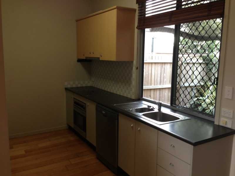 Unit 3/56 Moreton Street, Norman Park QLD 4170