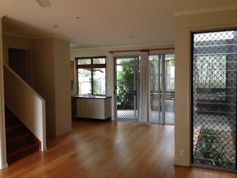 Unit 3/56 Moreton Street, Norman Park QLD 4170