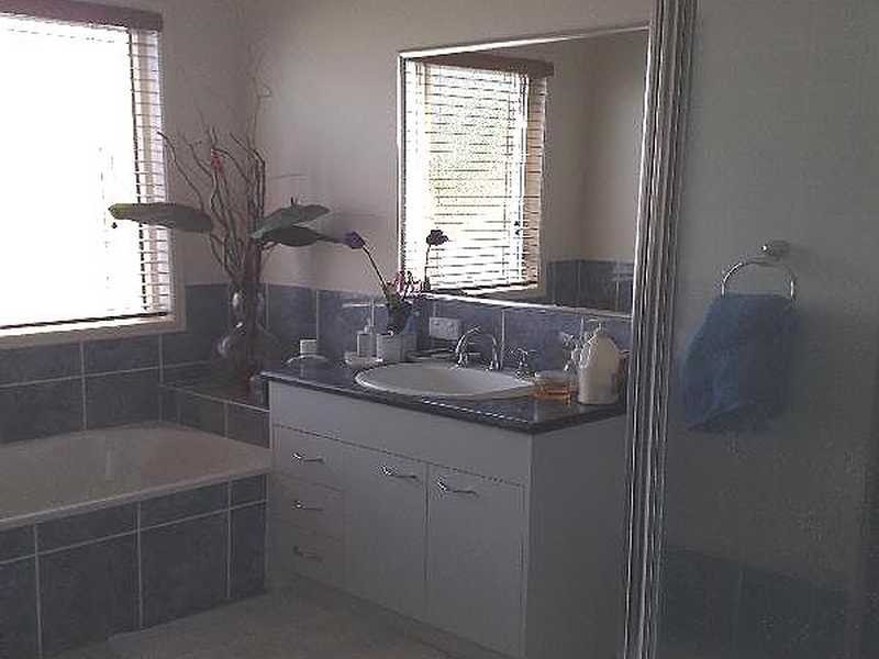 10 Monica Court, Eatons Hill QLD 4037