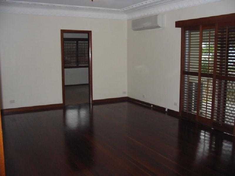 8 Mann Avenue, Northgate QLD 4013