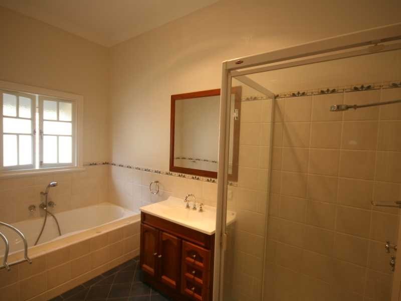 19 Cramond Street, Wilston QLD 4051