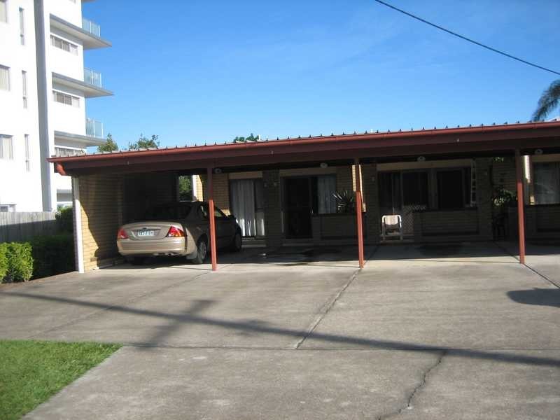 Unit 2/5 McNaughton Street, Redcliffe QLD 4020