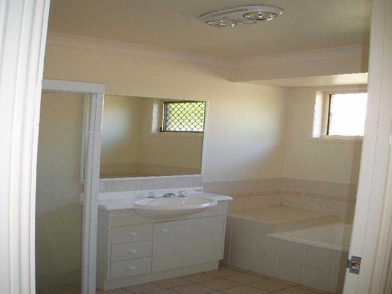 43 Rose Crescent, Fitzgibbon QLD 4018