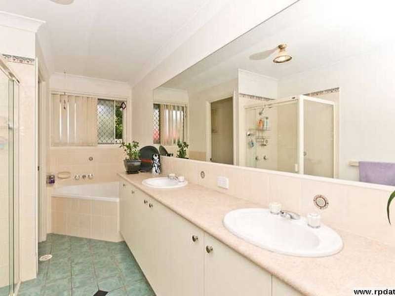 12 Queens Circuit, Geebung QLD 4034