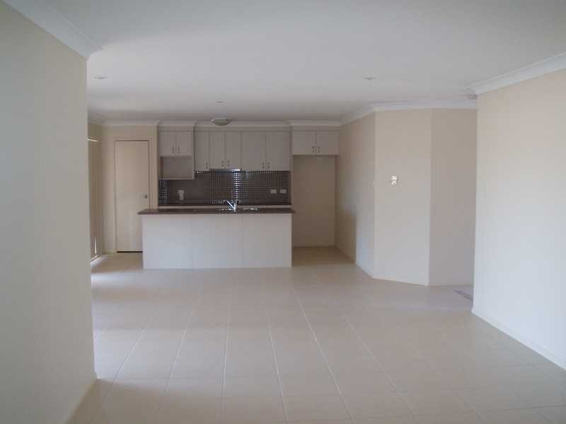 11 Castlereagh St, Murrumba Downs QLD 4503