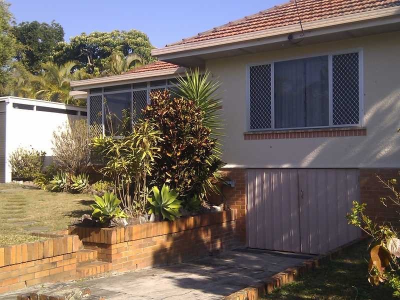 6 Halcyon Street, Wavell Heights QLD 4012