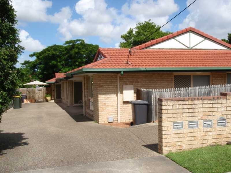 Unit 2/17 Glenfern Avenue, Kedron QLD 4031