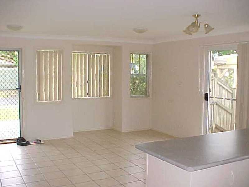 Unit 2/15 Livermore Street, Redcliffe QLD 4020