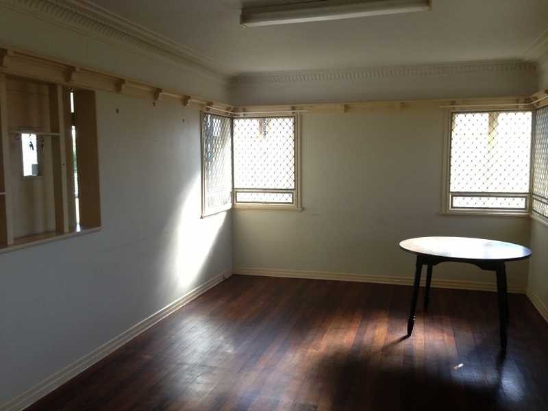 21 Pfingst Road, Wavell Heights QLD 4012