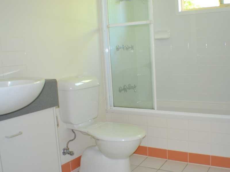 Unit 4/2 Scott Road, Herston QLD 4006