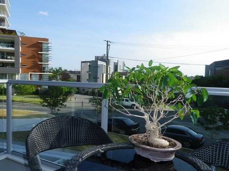 10114/8 Harbour Road, Hamilton QLD 4007