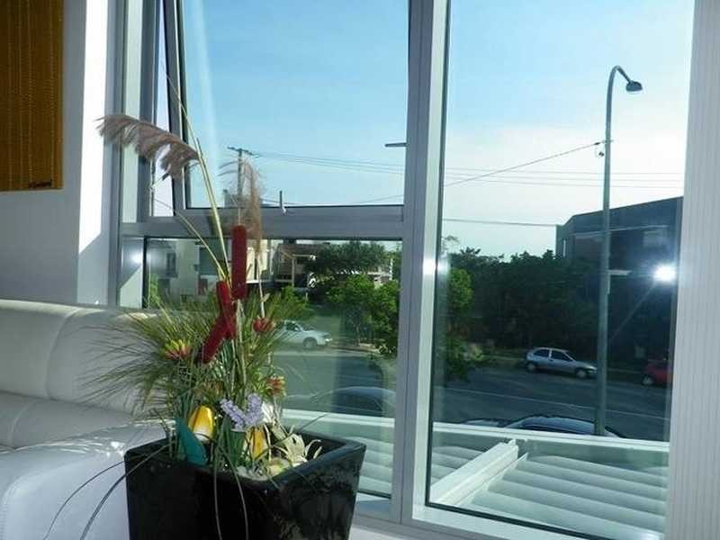 10114/8 Harbour Road, Hamilton QLD 4007