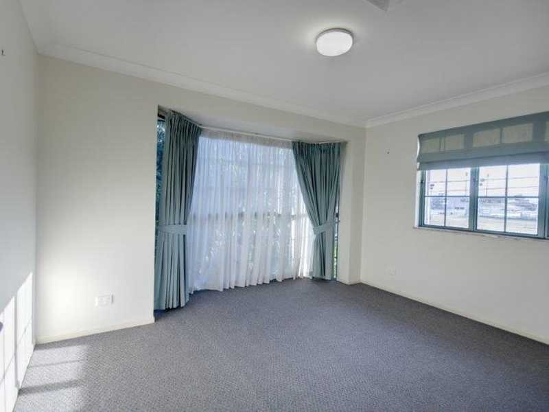 27 Cooksley Street, Hamilton QLD 4007