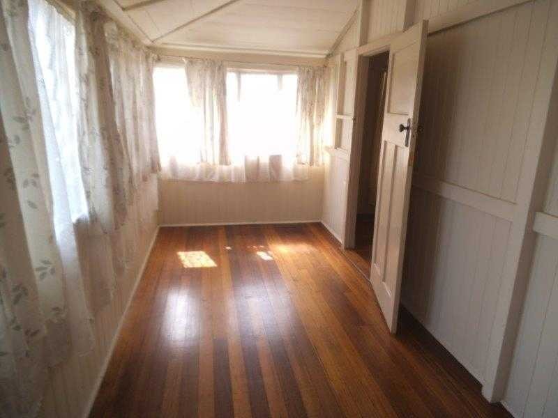 32 Mordant Street, Ascot QLD 4359