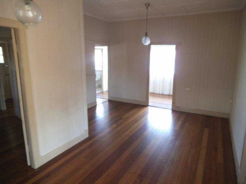 32 Mordant Street, Ascot QLD 4359