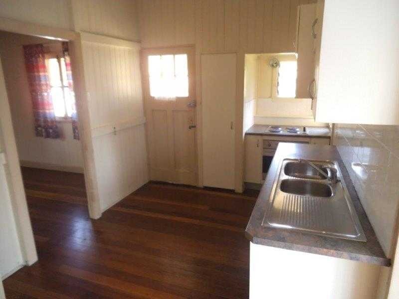 32 Mordant Street, Ascot QLD 4359