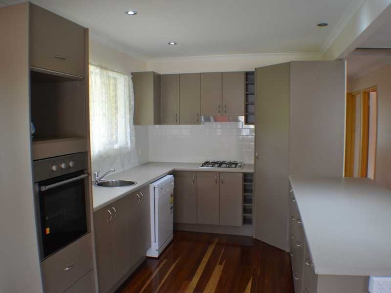 15 Dinterra Avenue, Ferny Hills QLD 4055