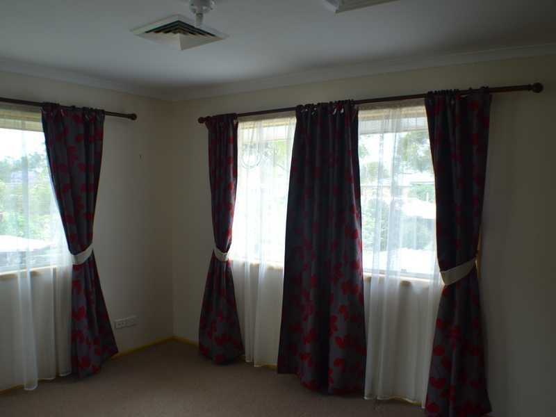 15 Dinterra Avenue, Ferny Hills QLD 4055