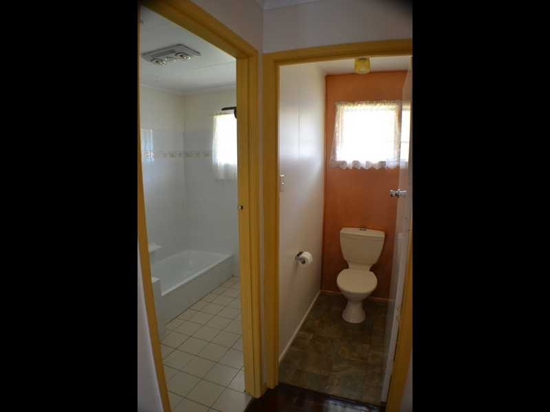 15 Dinterra Avenue, Ferny Hills QLD 4055