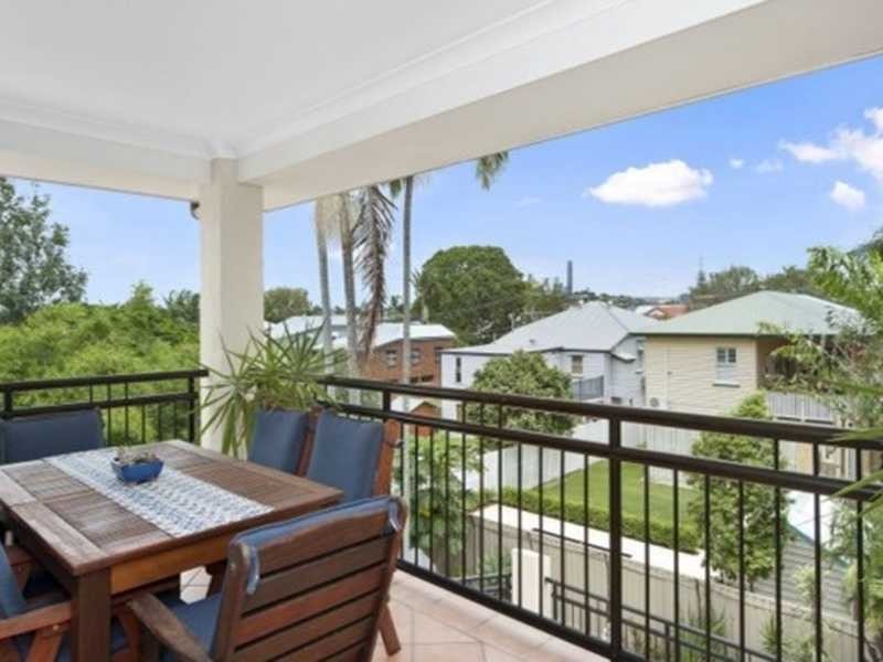 Unit 4/19 Cambridge Street, Bulimba QLD 4171