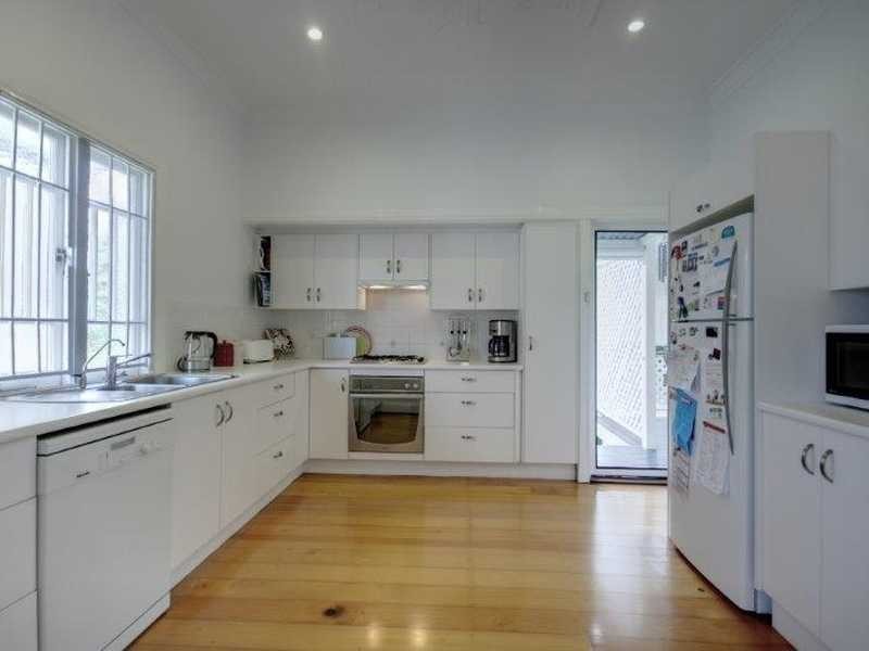 30 Enderley Avenue, Clayfield QLD 4011