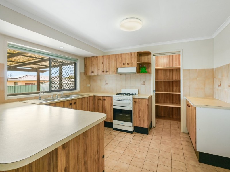22 Werth, Oakey QLD 4401