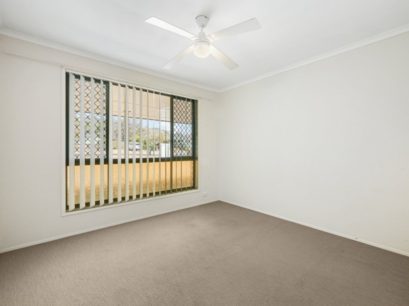 22 Werth, Oakey QLD 4401