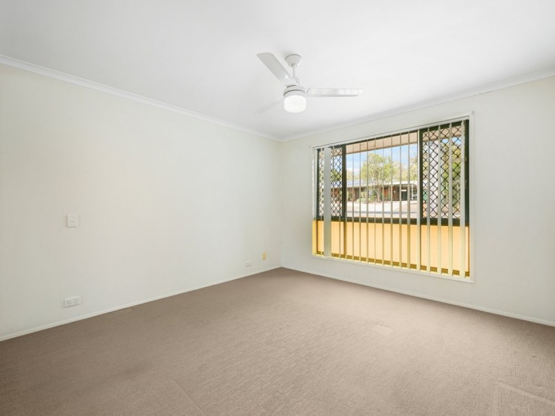 22 Werth, Oakey QLD 4401